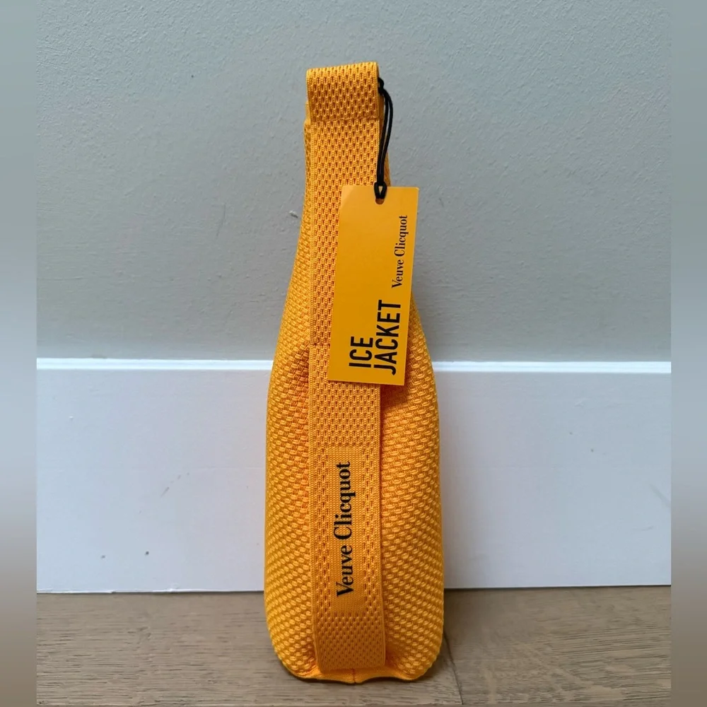 NWT: Veuve Clicquot insulated ice jackets (sleeves) - new style!!